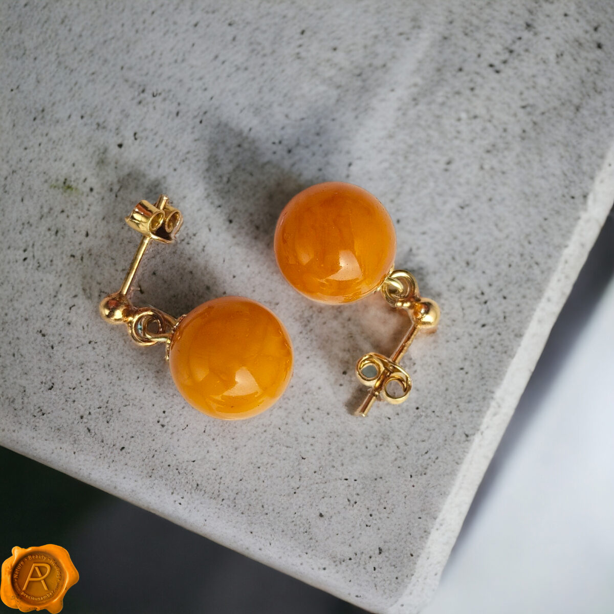 Vintage Amber Drop Earrings - Image 4
