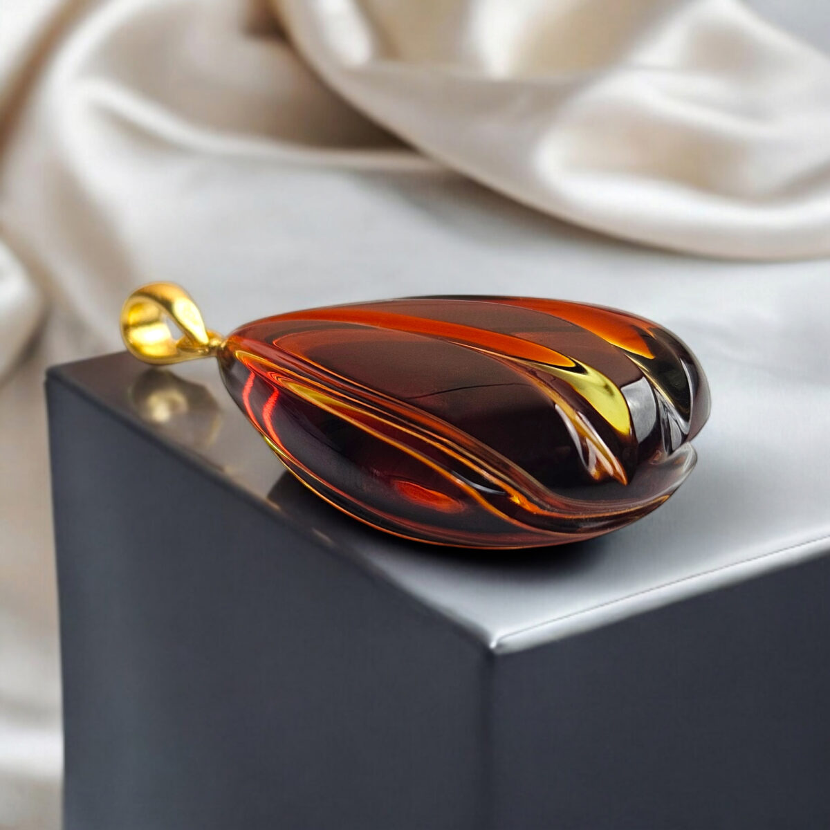 Luxury Seashell Natural Baltic Amber Teardrop Pendant Gold Necklace Gift Women, Large Amber Gemstone Gold Ocean Jewelry, Chunky Drop Charm