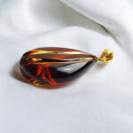 Luxurious Amber Seashell Pendant - Image 5