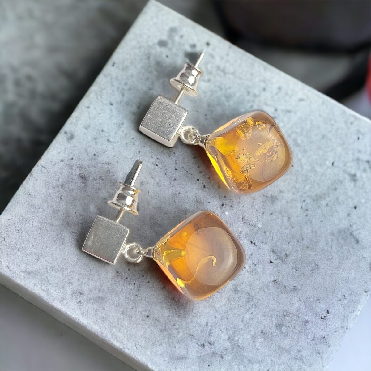 Geometric Amber Cube Silver Earrings - Image 3