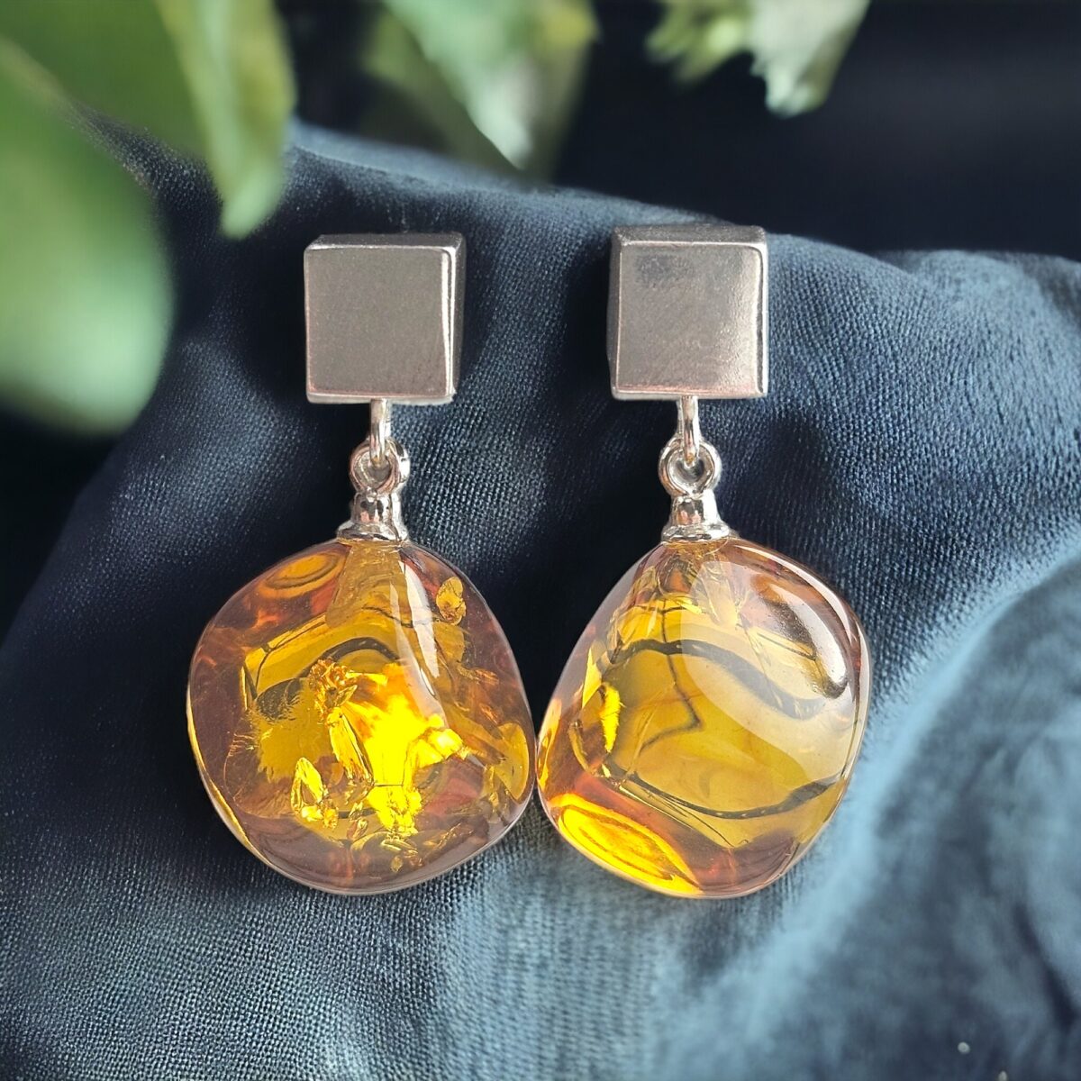Geometric Amber Cube Silver Earrings - Image 2