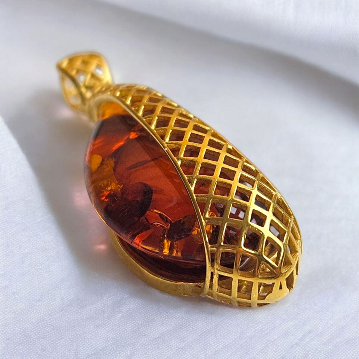 Geometric Honey Amber Gold Pendant - Image 5
